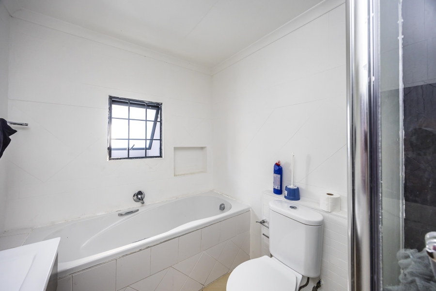 3 Bedroom Property for Sale in Beacon Bay Eastern Cape